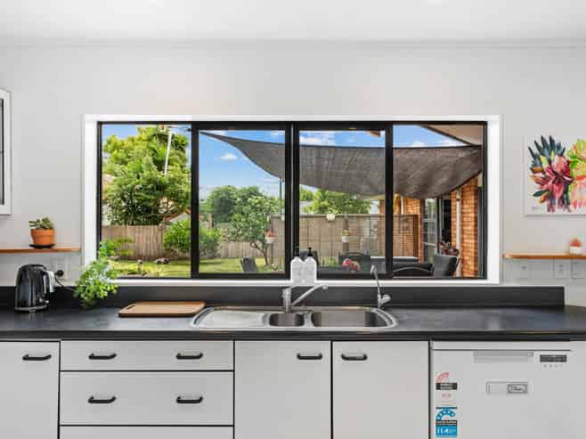 37 Whiting Grove, West Harbour