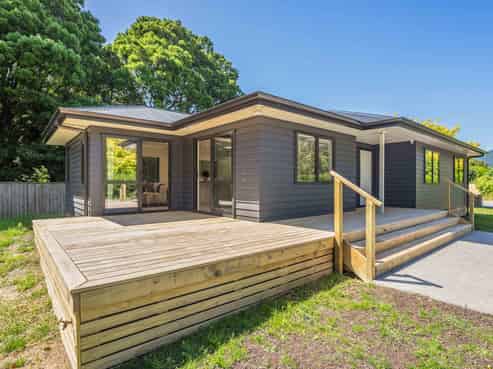 62 Awanui Drive, WAIKANAE