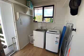 28 Warwick Road, Stratford