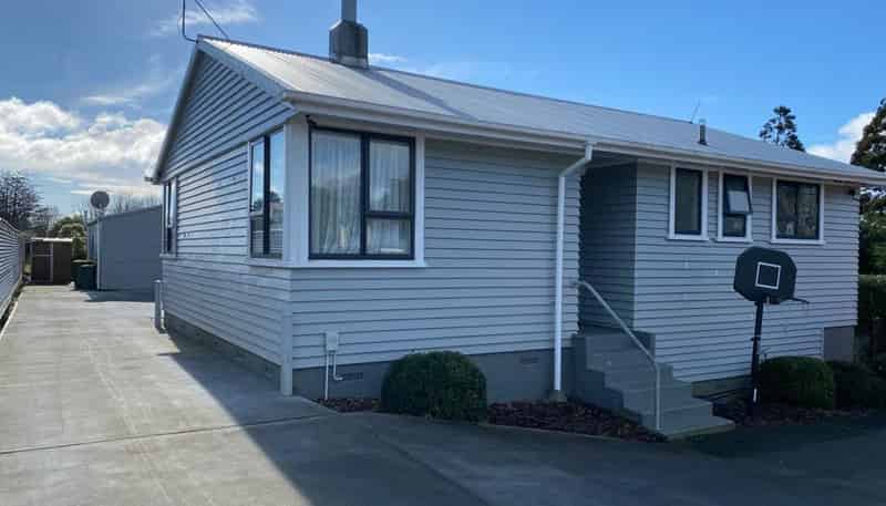 28 Warwick Road, Stratford