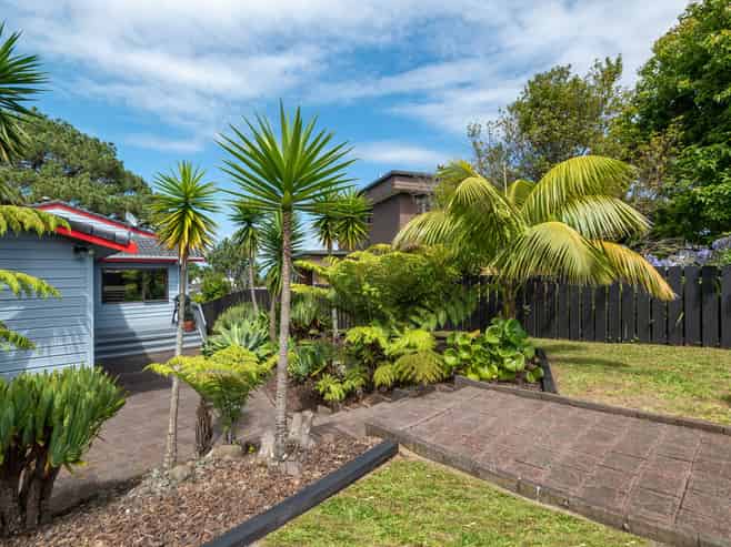 6 George Laurenson Lane, Mount Roskill