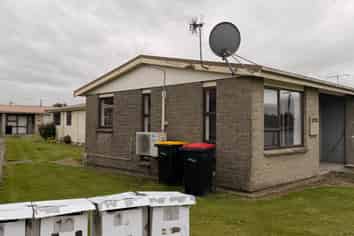 1-12/71 Main Street, Mataura