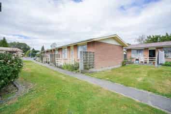 1-12/71 Main Street, Mataura