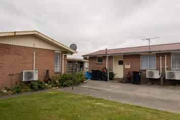 1-12/71 Main Street, Mataura