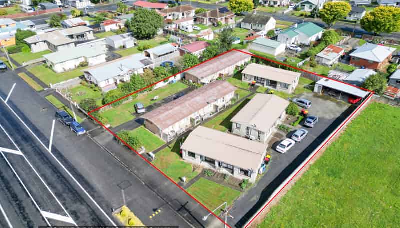 1-12/71 Main Street, Mataura