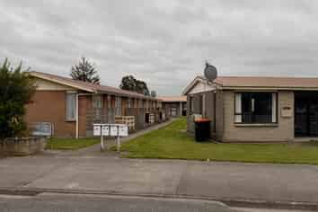 1-12/71 Main Street, Mataura