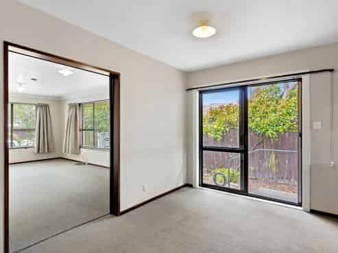 2/77 Glenmore Avenue, Casebrook