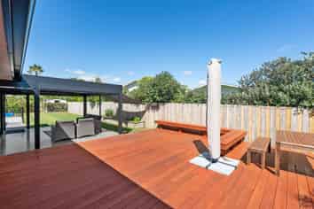 24 Barbados Way, One Tree Point
