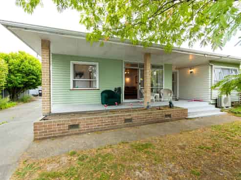 38 Wycliffe Street, Onekawa