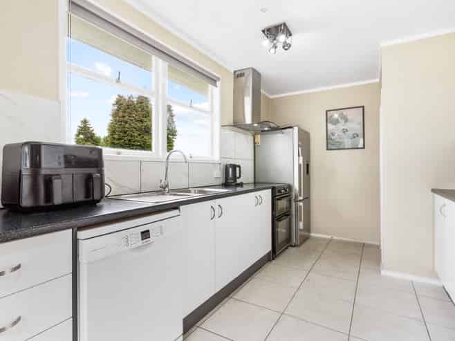 133 Eskdale Road, Birkdale