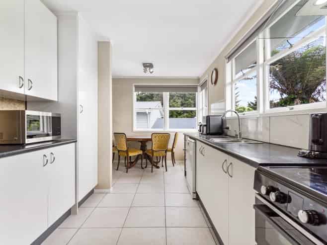 133 Eskdale Road, Birkdale