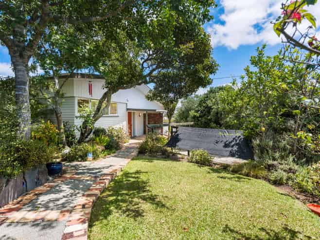 214 Rangatira Road, Beach Haven