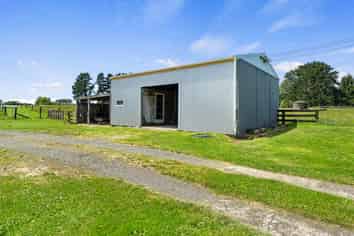 946 Limeworks Loop Road, Te Pahu