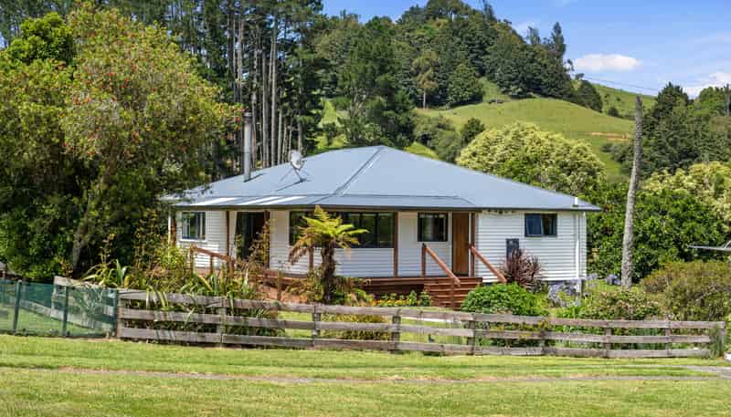 946 Limeworks Loop Road, Te Pahu