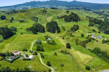 946 Limeworks Loop Road, Te Pahu