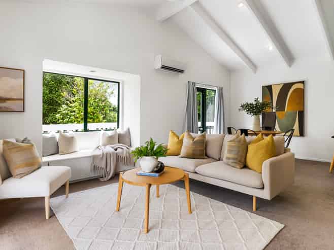 2/143 Rangatira Road, Beach Haven