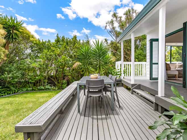 2/143 Rangatira Road, Beach Haven