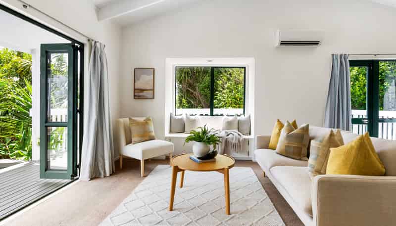 2/143 Rangatira Road, Beach Haven