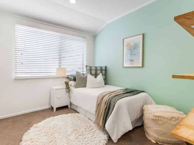 2/143 Rangatira Road, Beach Haven