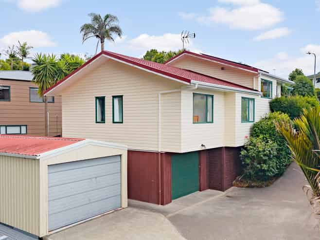 13 Longview Rise, Massey