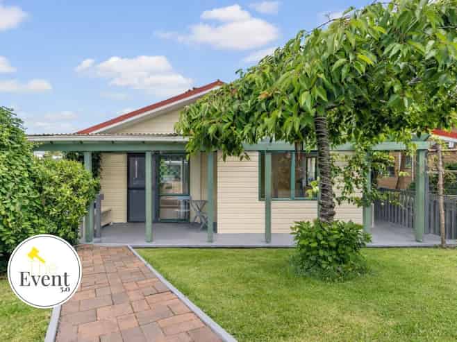 13 Longview Rise, Massey