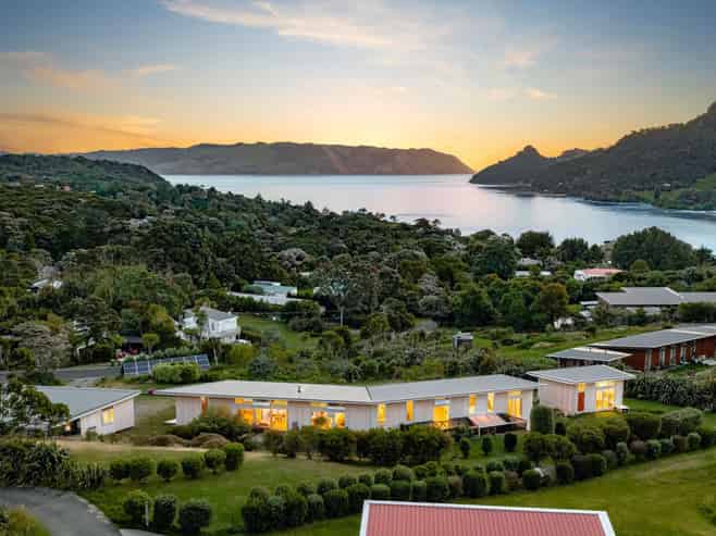 38 Upland Road, Huia