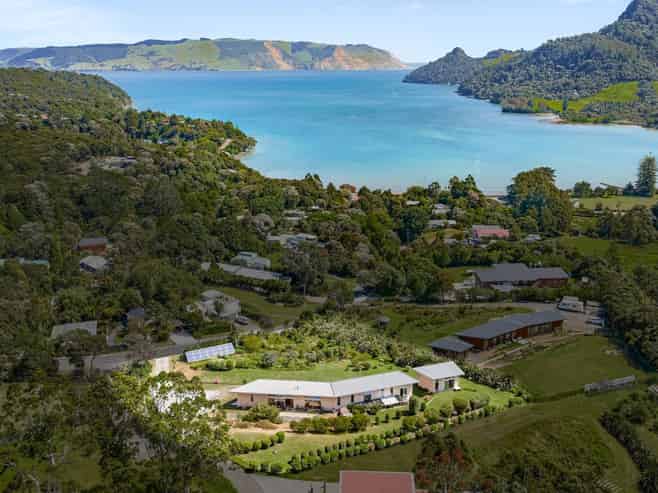 38 Upland Road, Huia