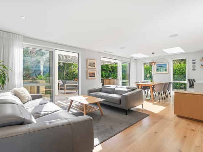 2/1 Gray Crescent, Torbay