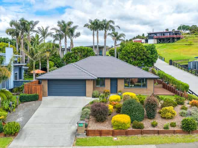 101 Estuary View, Whangamata