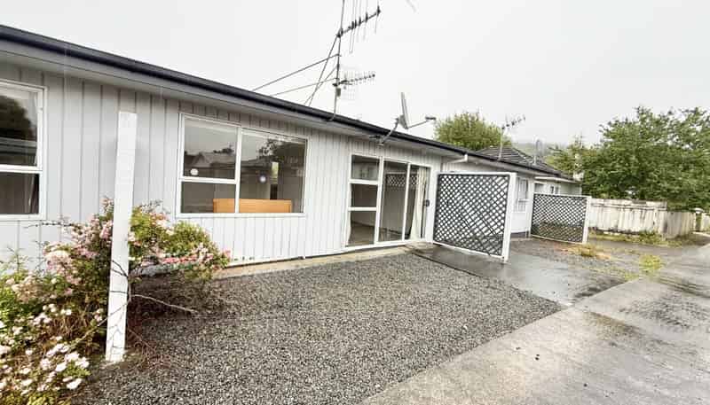B/19 Wood Street, Wainuiomata