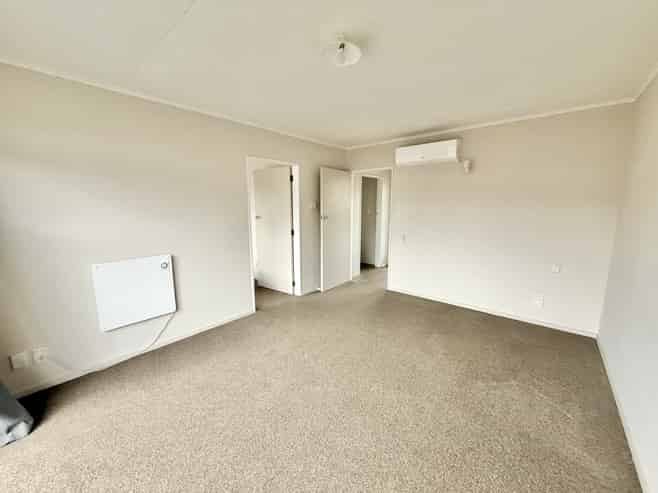 B/19 Wood Street, Wainuiomata