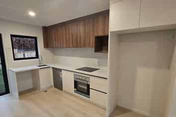 4/20A Cleek Road, Mangere East