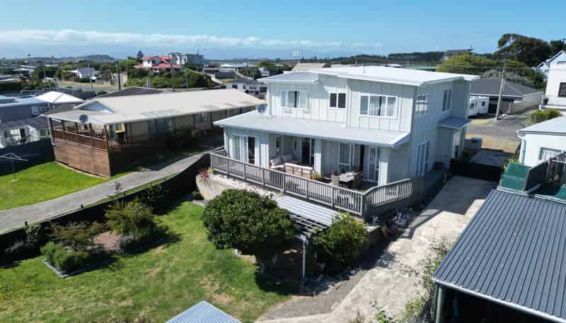 9 Roore Street, Foxton Beach