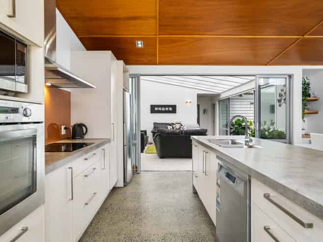 207A Ocean Road, Whangamata