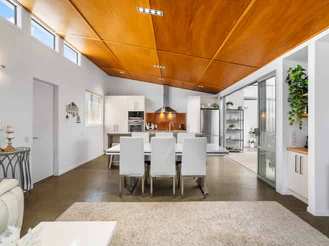 207A Ocean Road, Whangamata