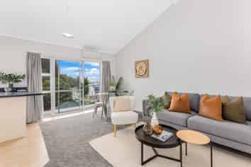 9/124 Redwood Avenue, Tawa