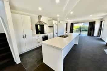 17 Rebekah Crescent, Flagstaff