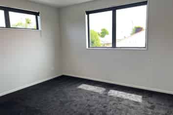 3/135 Hills Road, Edgeware