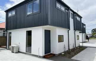 3/135 Hills Road, Edgeware