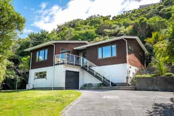 21 Gaya Grove, Ngaio