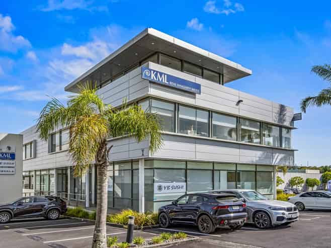 High profile corner offices in Albany