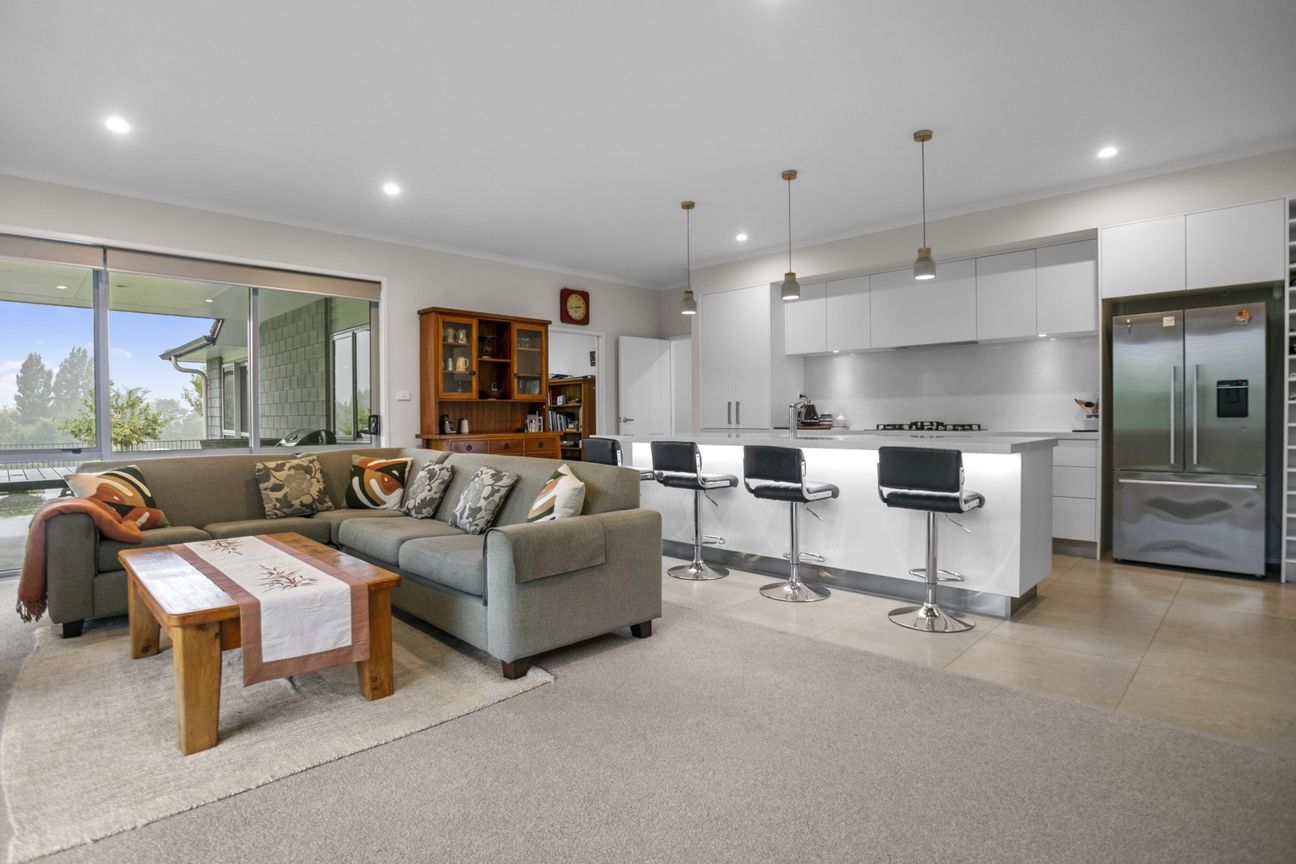 Modern Family Living in Popular Highfields - Widok 4