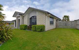 10 St James Drive, Huntington