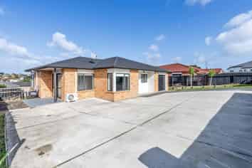 6 Eloise Place, Clendon Park