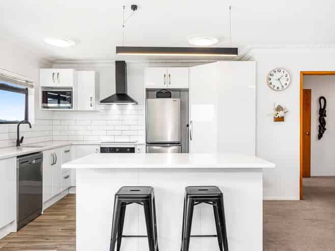 1 Orewa Heights Crescent, Orewa