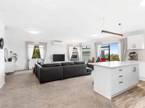 1 Orewa Heights Crescent, Orewa