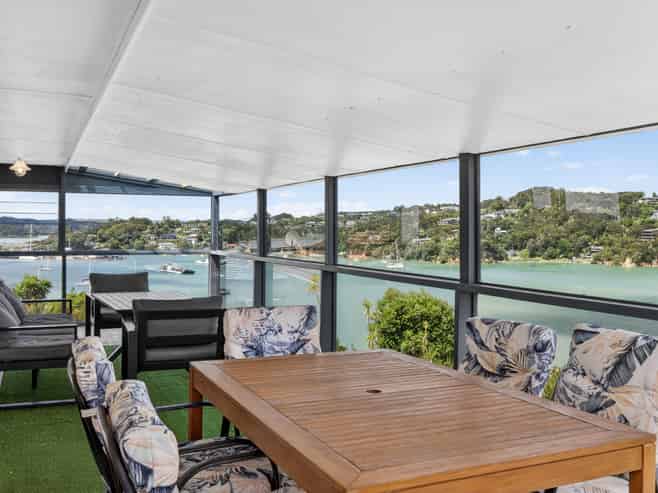 15 Okiato Road, Russell