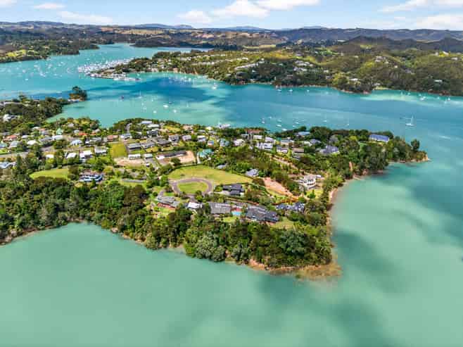 15 Okiato Road, Russell