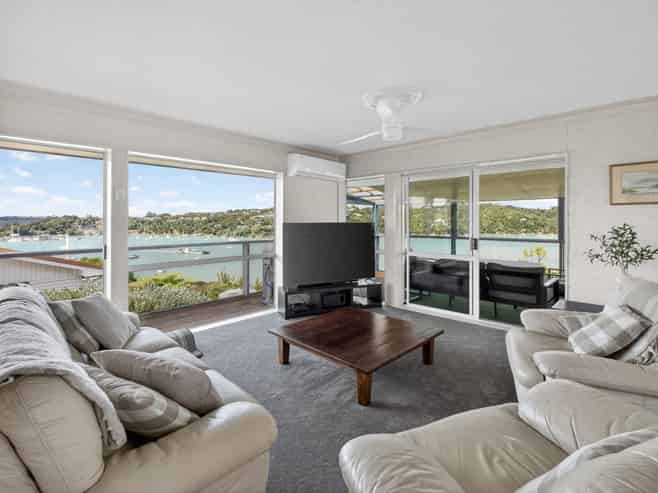 15 Okiato Road, Russell