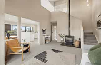 20B Mahoe Street, Matua